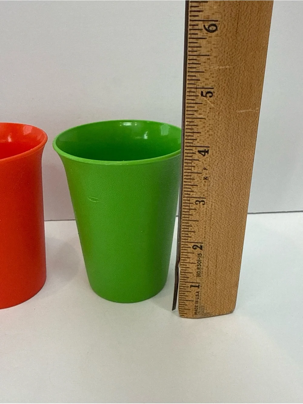 Tupperware drink cups kids lot 4 two sizes.